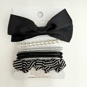 Chloe Accessory 6 Piece Black and White Hair Set NWT